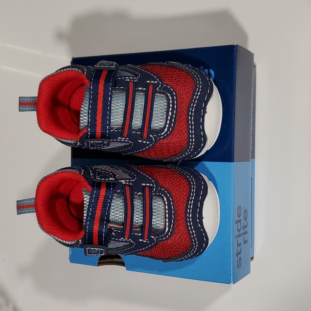 Stride Rite New in Box Adrian Sneakers Size 3.5